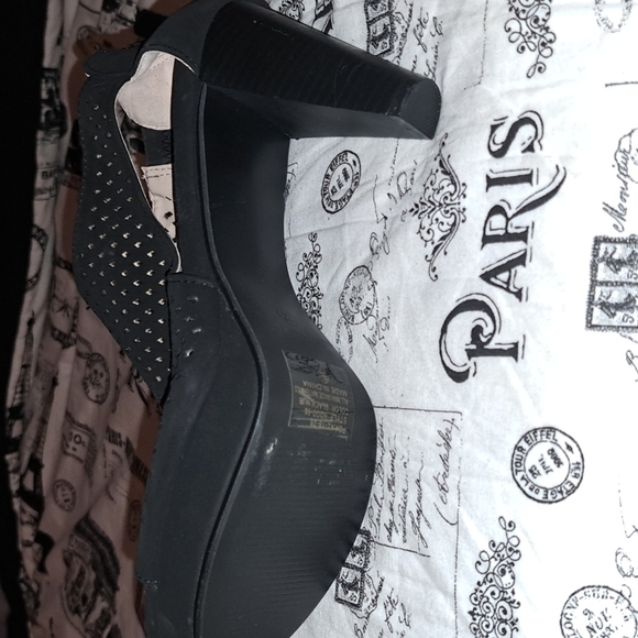 For ever 21 black net heels - Picture 6 of 10